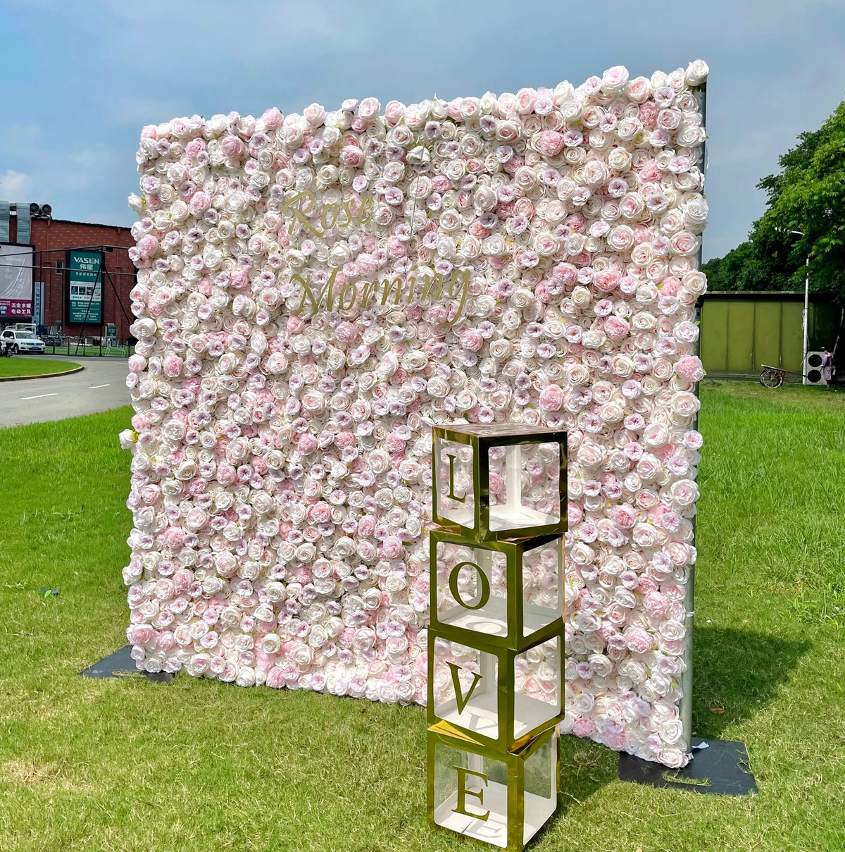 Baby：4D Fabric Artificial rolling up curtain flower wall Free Shipping