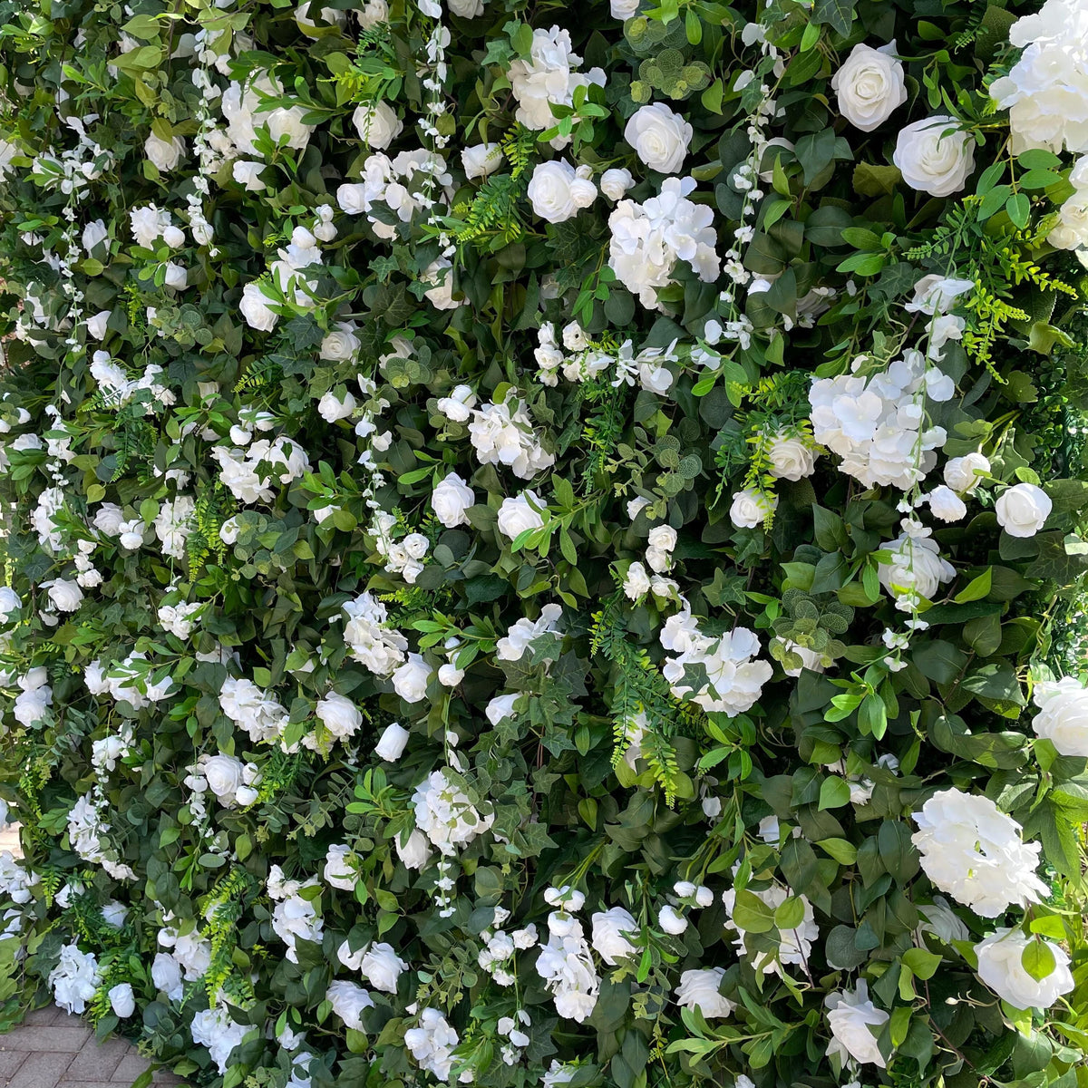 Flower Wall Backdrop [Verdant White Rose Greenery Roll-Up Fabric Panel] for Ceremony & Photo Booth